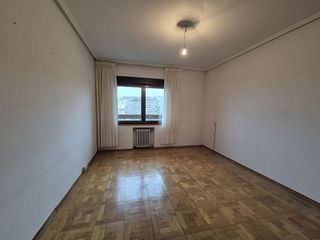 Piso en alquiler en Auditorio - Parque Invierno en Oviedo