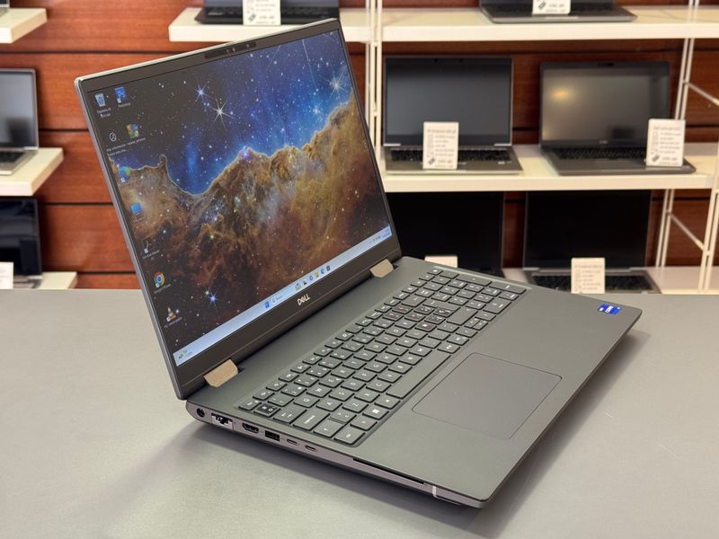 Portátil Dell i7 / 32 Gb / 1 Tb con GRÁFICA RTX afbeelding 2