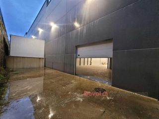 Nave industrial en alquiler en Mos