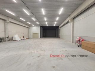Nave industrial en alquiler en Mos