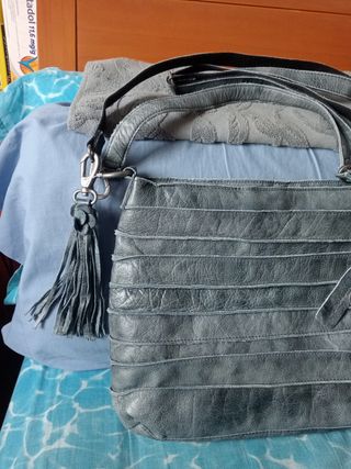 B2B, Bolso de piel gris- azulado