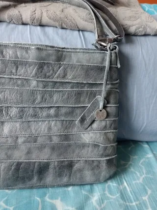 B2B, Bolso de piel gris- azulado