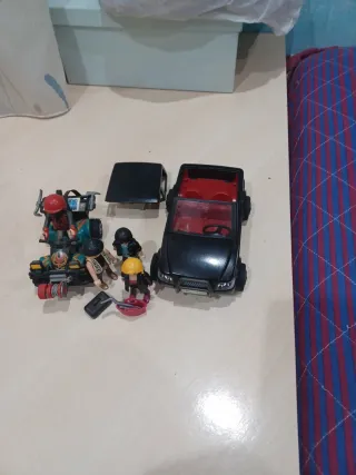 Playmobil Coche y Figuras de ladrones