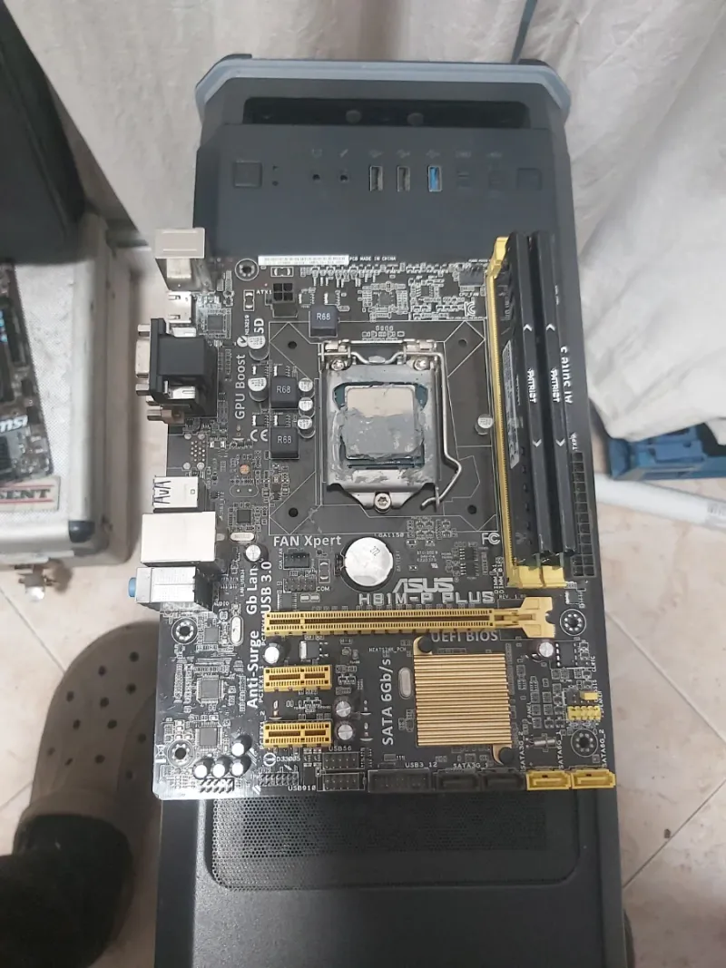 Placa ASUS H81M-P PLUS + Intel i7 4790