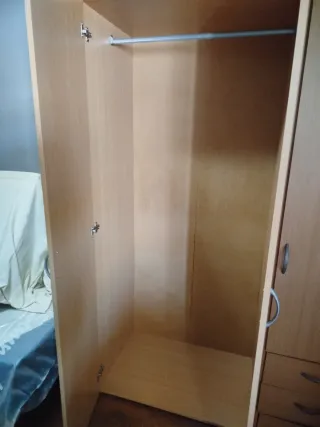 Ropero pequeño madera