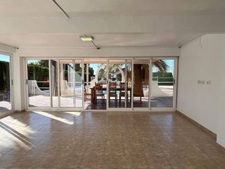 Chalet en venta en Peña de las Águilas en Elche