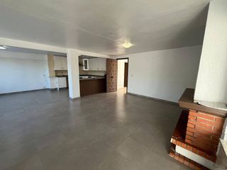 Chalet en venta en Peña de las Águilas en Elche