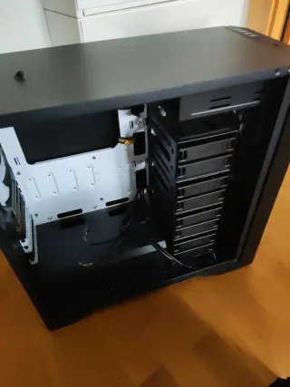 Caja Antec P101 Silent Midi