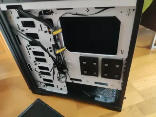 Caja Antec P101 Silent Midi