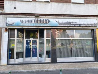 Local comercial en venta en Milán - Pumarín - Teatinos en Oviedo