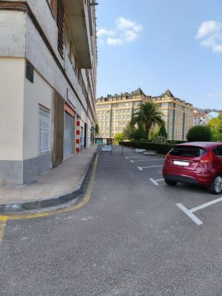 Local comercial en venta en Milán - Pumarín - Teatinos en Oviedo