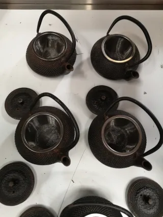 Juego de 4 teteras de hierro fundido