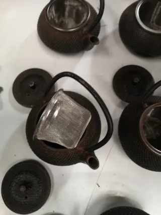 Juego de 4 teteras de hierro fundido