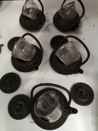 Juego de 4 teteras de hierro fundido