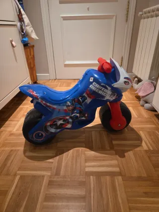 Moto de niño bebe Capitán América
