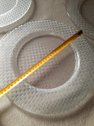 Bajoplatos de cristal con relieve