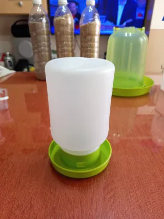 Pack comederos y bebederos cria pollos