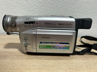 Videocámara Panasonic VZ14 + Accesorios