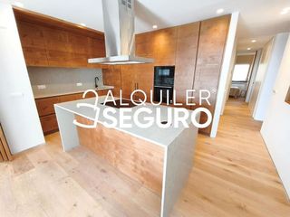 Piso en alquiler en Ensanche - Diputación en Alicante