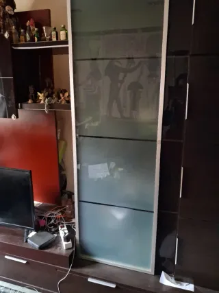 Librería moderna madera noble y cristal