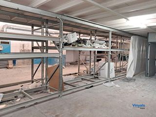 Nave industrial en alquiler en Canovelles