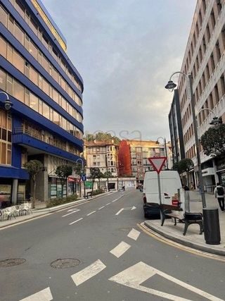 Local comercial en alquiler en San Pedro de Deusto-La Ribera en Bilbao