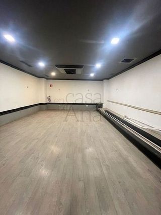 Local comercial en alquiler en San Pedro de Deusto-La Ribera en Bilbao