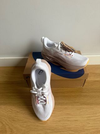 Zapatillas Asics Novablast 5 Talla 37.5
