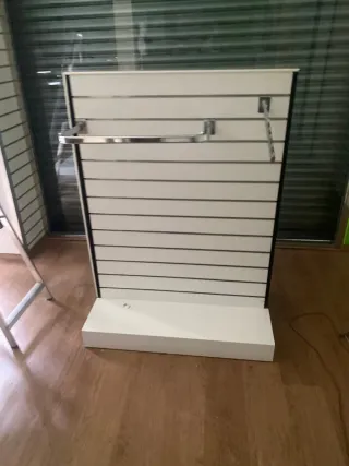 Góndola expositora tienda