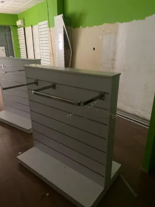 Góndola expositora tienda