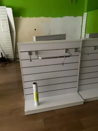 Góndola expositora tienda