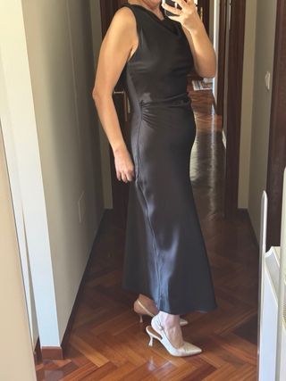 Vestido largo de satén negro