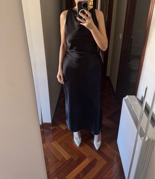 Vestido largo de satén negro