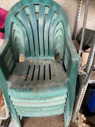 Sillas de plástico apilables verdes
