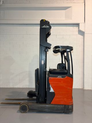 Carretilla Linde R14 Retráctil Triplex