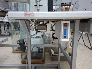 Máquina de coser Dürkopp Adler 69-373
