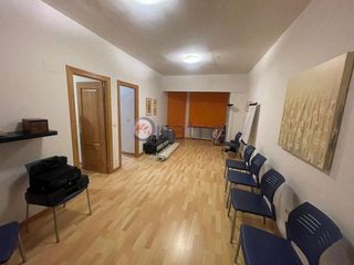 Oficina en alquiler en La Chantría - La Lastra en León