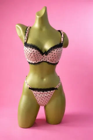 Conjunto Lenceria y Ropa Casual