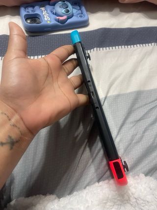 Nintendo Switch Azul/Rojo + Juego de mario