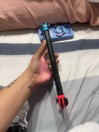 Nintendo Switch Azul/Rojo + Juego de mario