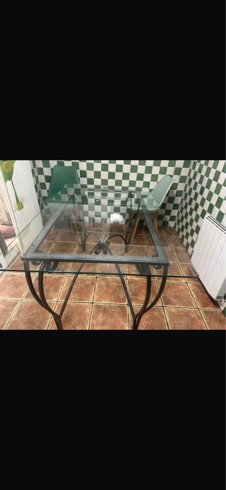 Mesa cristal y patas hierro