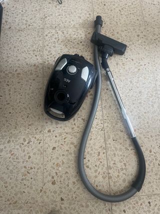 Aspirador AEG Negro