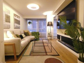 Piso en venta en Plaza España - Villa Pilar - Reyes Católicos - Vadillos en Burgos