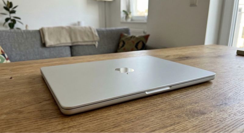 MacBook Air 13,6 M3 Plata
