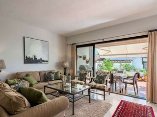 Casa adosada en alquiler en Benahavís