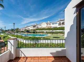 Casa adosada en alquiler en Benahavís