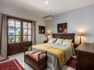 Casa adosada en alquiler en Benahavís