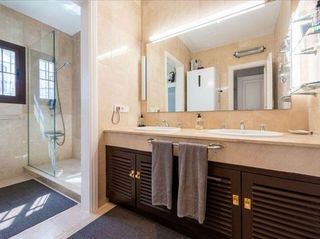 Casa adosada en alquiler en Benahavís