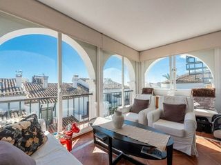 Casa adosada en alquiler en Benahavís