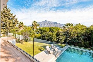 Chalet en alquiler en Los Naranjos - Las Brisas en Marbella